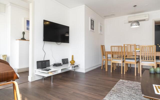 LV Premier Chiado CH1 Balcony Central Elevator