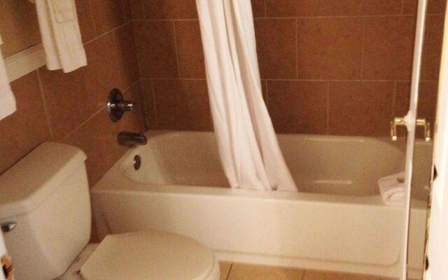 Econo Lodge Inn & Suites Ocean Springs - Biloxi