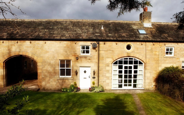 Waterton Park Hotel