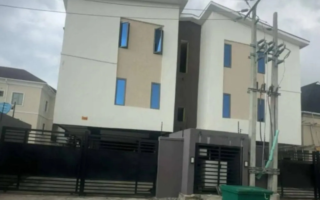 Luxury 2 Bedroom Flat Apartment Heart of Lekki