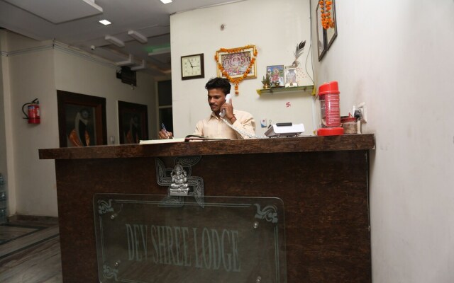 OYO 22665 Hotel Dev Shree