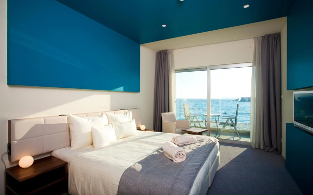 Carcavelos Beach Hotel