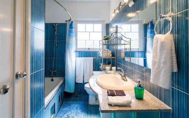 Ocean Breeze & Suites