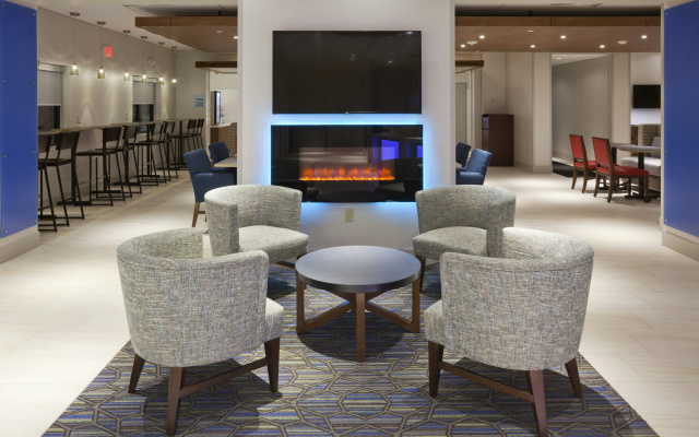 Holiday Inn Express Roseville-St. Paul by IHG