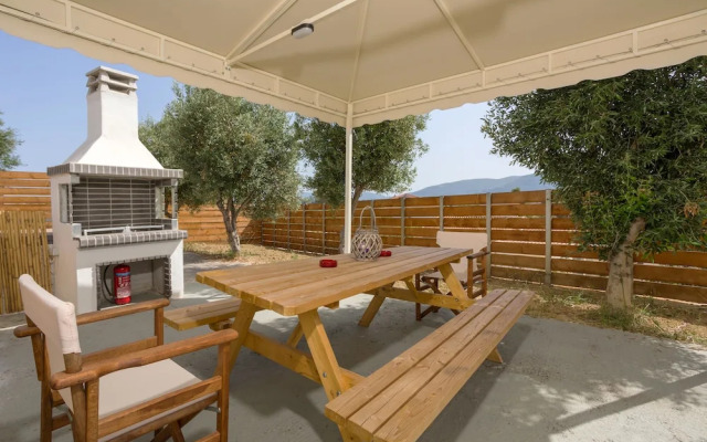 Tumeremos Holiday Apartment for 8 People Private Bbq Area