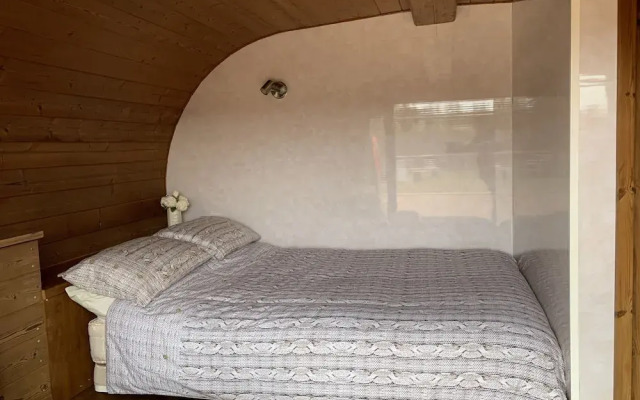 Acdc Glamping, Campervan , Caravan and Tent Resort