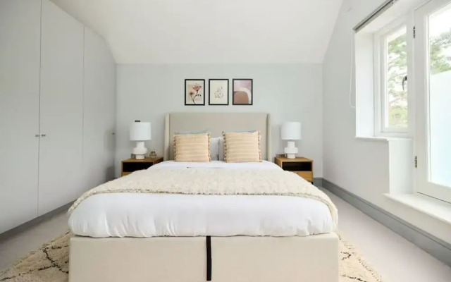 The Putney Sanctum - Beckoning 2bdr Flat With Balcony