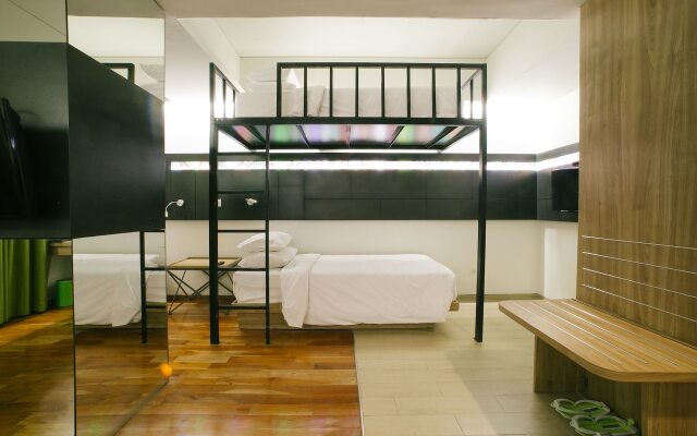 MaxOneHotels at Dharmahusada - Surabaya