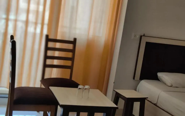 OYO 28196 Hotel Corbett Radiance