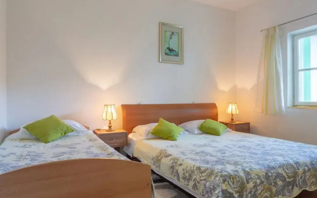 Sunny Escape Holiday Home Dicmo With Pool and Gym