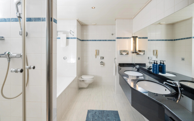 Radisson Blu Hotel Amsterdam Airport Schiphol - Image 7