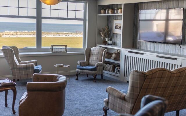 Beach House Hotel