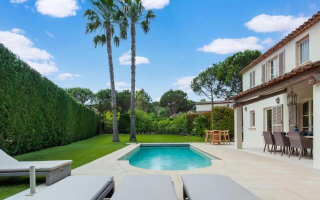 Plush Villa in Saint Tropez with Artistic Interiors & Pool