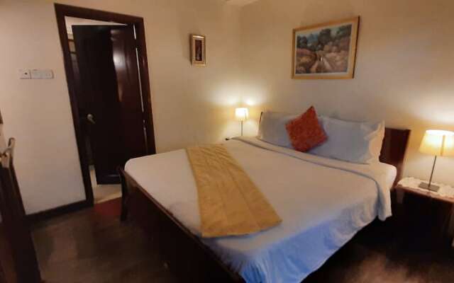 Times Square by Rihanna Service Suite