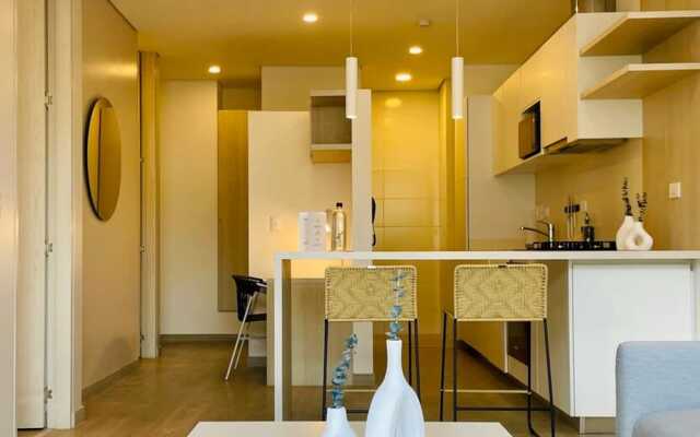 w Amazing 1BR With Balcony in Chico