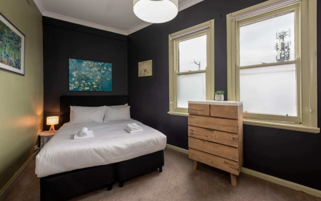 Unique 2BR Converted Storefront APT in Alphington!