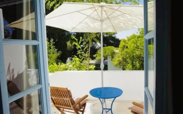 Giannakis Rooms
