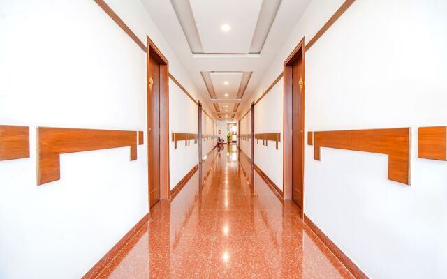 FabHotel Emirates Suites