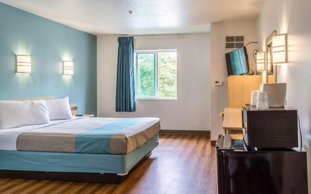 Motel 6 Lincoln City, OR