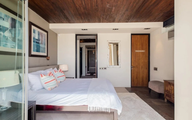 Beautiful Apartment w Deck Stunning Views Rhine Stone