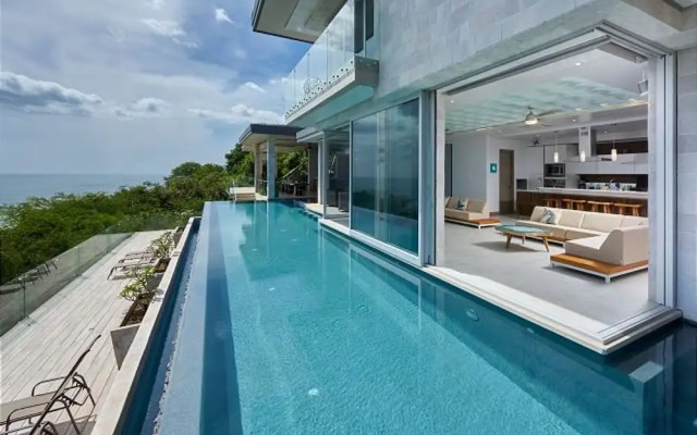 Luxury Villa: Hot Tub: Ocean Views: Fully Staffed