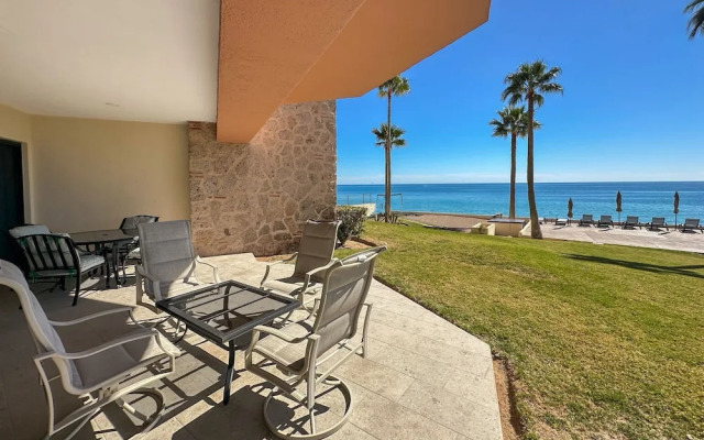 Steps to Sandy Beach Pool Renovated 2BR Condo