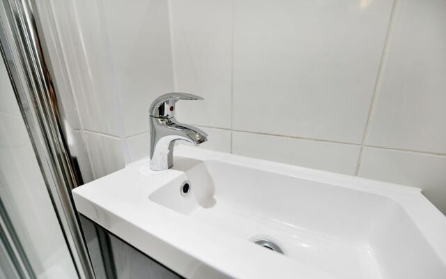 Bond Street Apartments