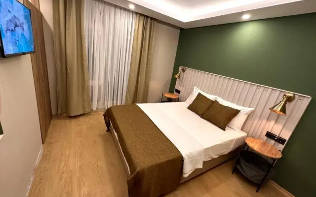 Red Castle Hotel & Pub