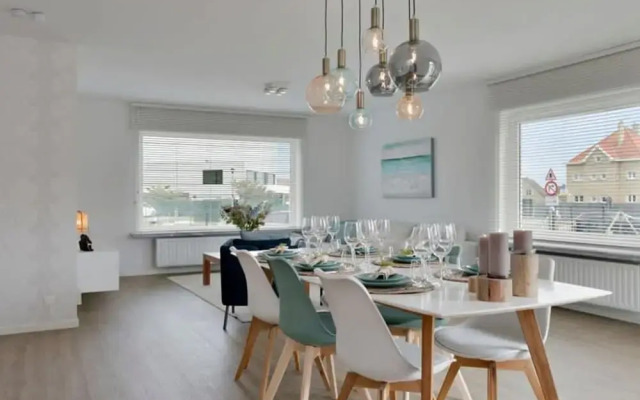 Spacious Bungalow With Garden Near the Beach sea