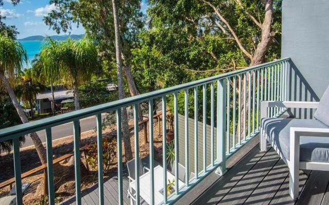 Sunset Waters 12 on Hamilton Island by HamoRent