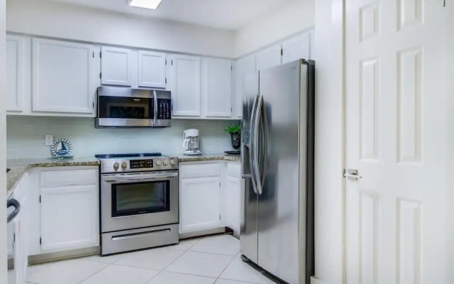 2 C, Three Bedroom Townhome