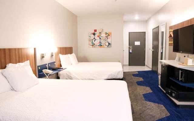 Microtel Inn & Suites by Wyndham Charlotte/Northlake