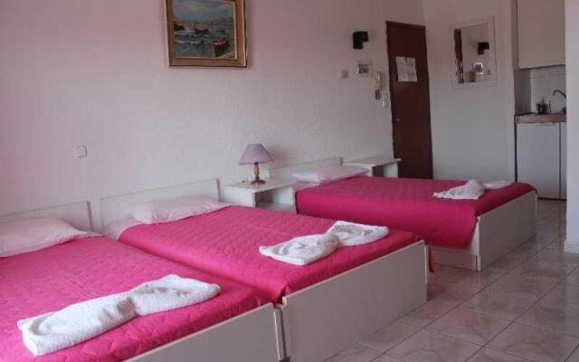 Arion Beach Apartments