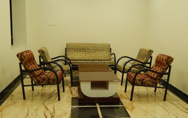 Hotel Aadhi
