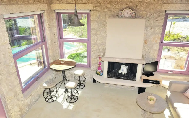 Villa Orfeas- Mounty Island Villas
