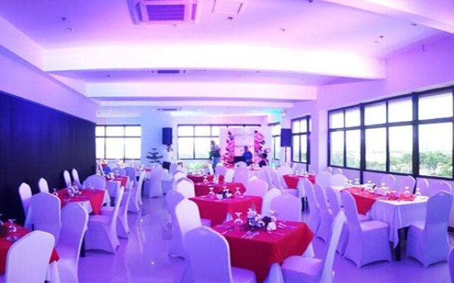 Panorama Summit Hotel