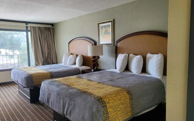 Palmetto Inn & Suites
