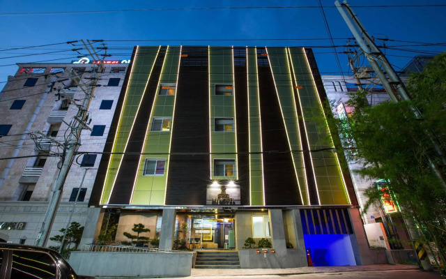MJ Hotel