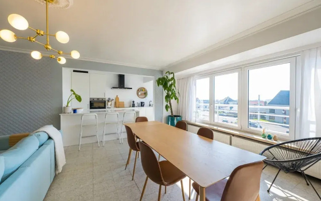 Apartment With Hinterland Views