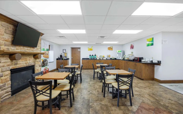 Quality Inn & Suites Monterey, TN - Crossville, TN