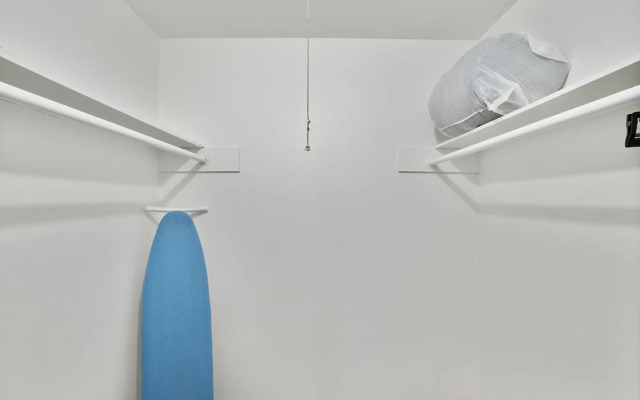 Stylish 1BR Near UT Highland Evonify