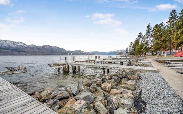 Perfect Getaway Cabin in the Okanagan 6