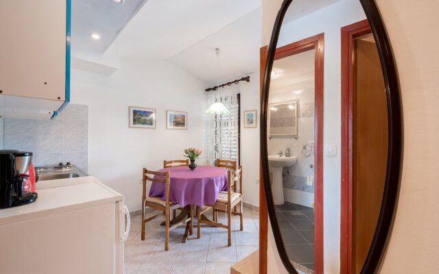 Apartments Mandica