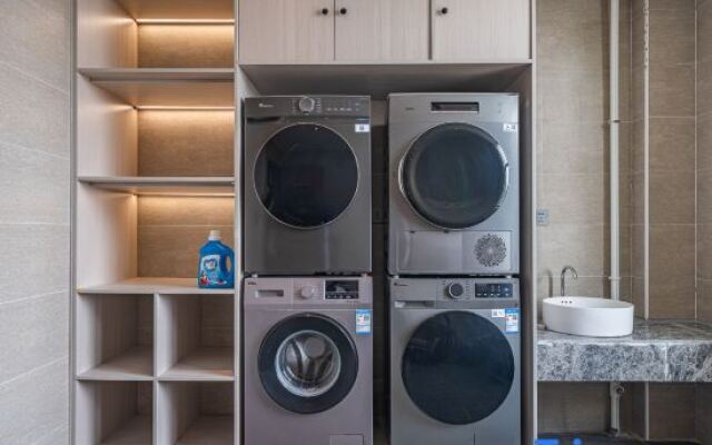 Rezen Select Hotel (Chaka Salt Lake)