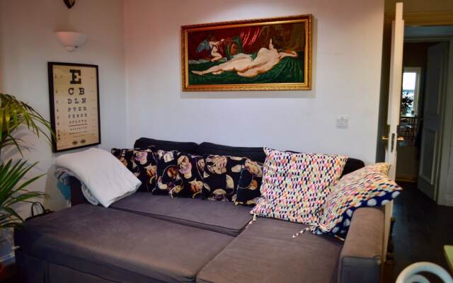 2 Bedroom Apartment In Belsize Park