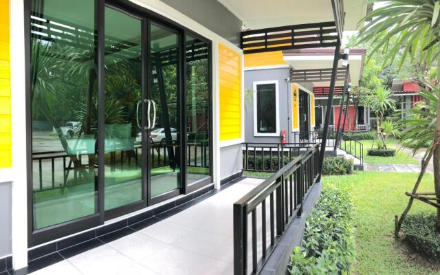 Chang Puak Resort Ronphiboon Nakornsrithamarat