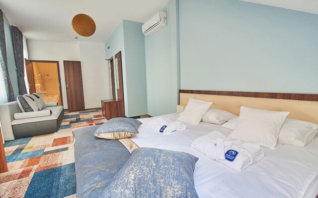 Aqua Hotel