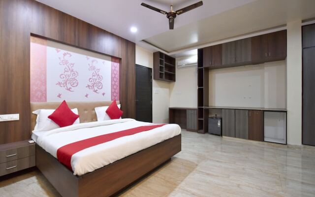 Collection O 12421 Hotel GT View