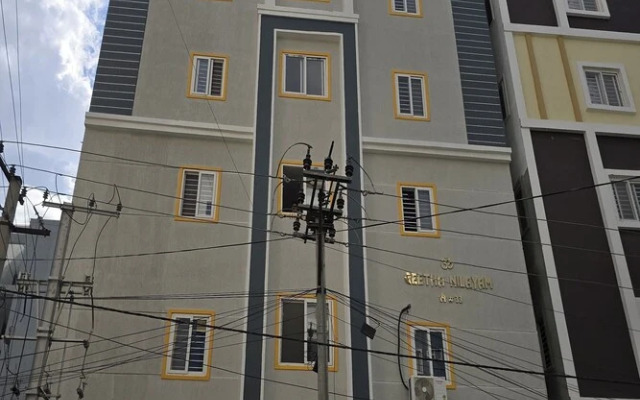 Om Sri Vigneshwara Palani Grand Hotel