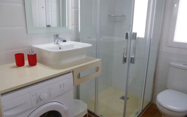 Modernised Apartment in Empuriabrava With Terrace